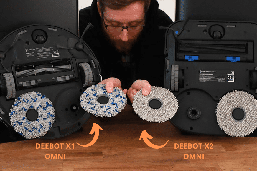 Die beiden Wischpads des ECOVACS DEEBOT X1 OMNI und X2 OMNI sind im Vergleich zu sehen.